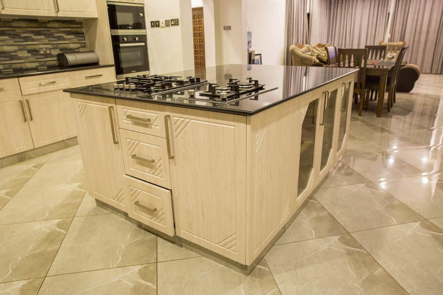 villas-pg-diningkitchen-slider-image2